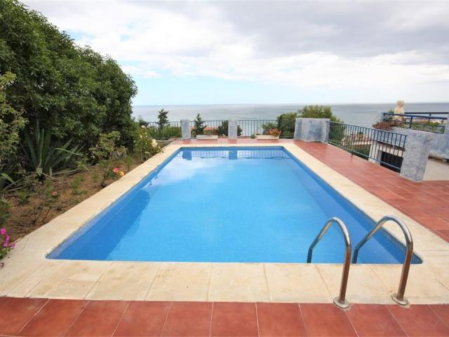 Casa en venta en Barriada Islas Canarias, Costa del Sol Occidental