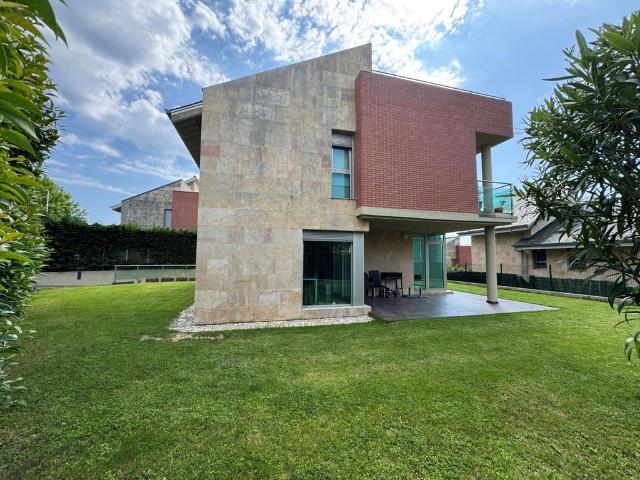 Casa en venta en Mompía, Santa Cruz De Bezana