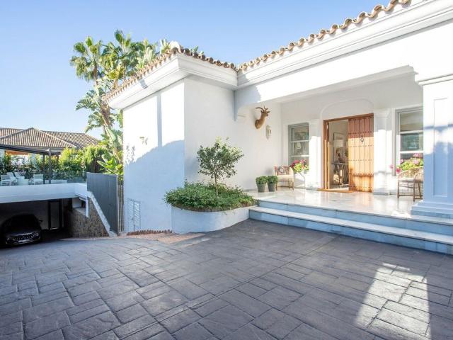 Casa en venta en La Carolina, Costa del Sol Occidental