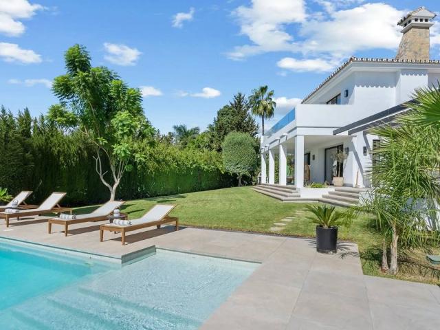 Casa en venta en Nueva Andalucía, Costa del Sol Occidental