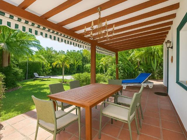 Casa en venta en Artola, Costa del Sol Occidental