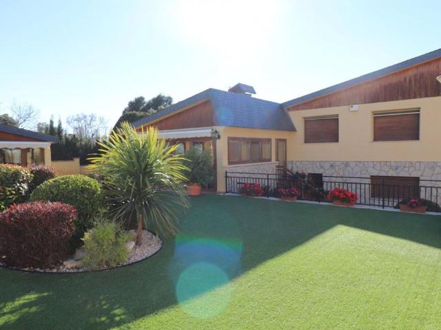 Casa en venta en el Vinalopó Mitjà / El Vinalopó Medio, Valencia