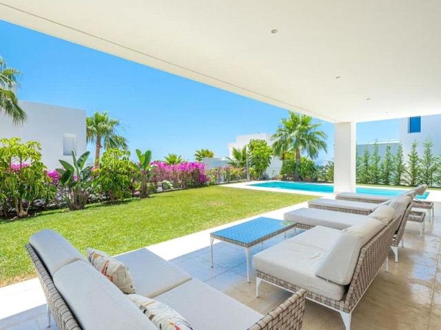 Casa en venta en Divina Pastora, Marbella