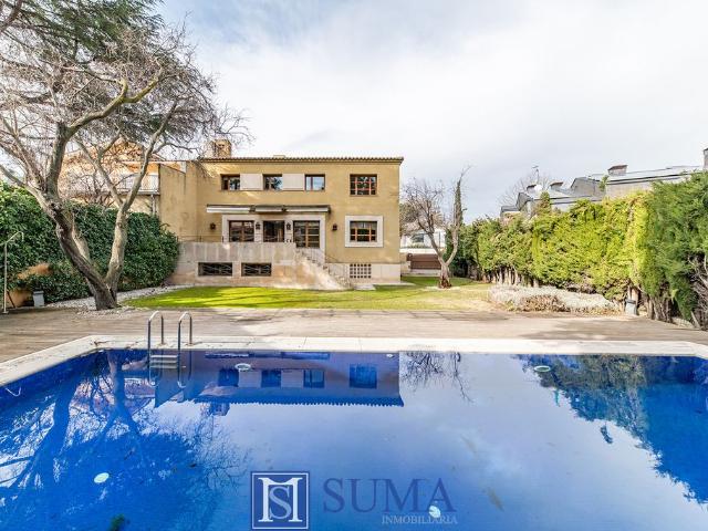 Villa en venta en Madrid, Piovera