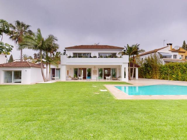 Casa en venta en Atalaya Park, Estepona