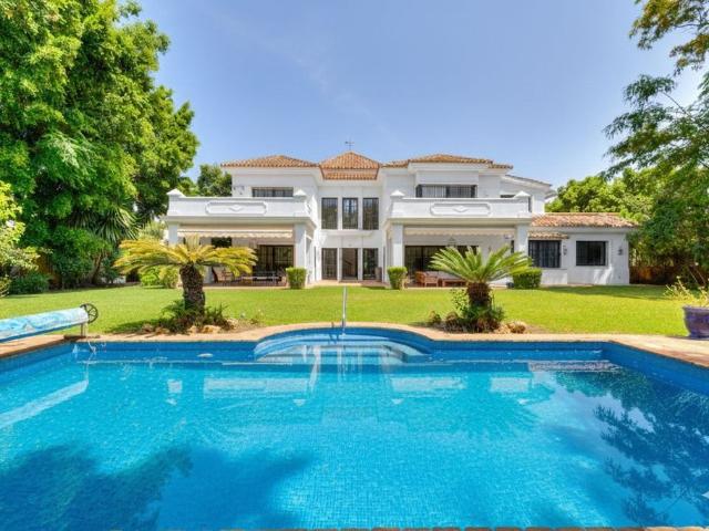 Casa en venta en Guadalmina, Marbella