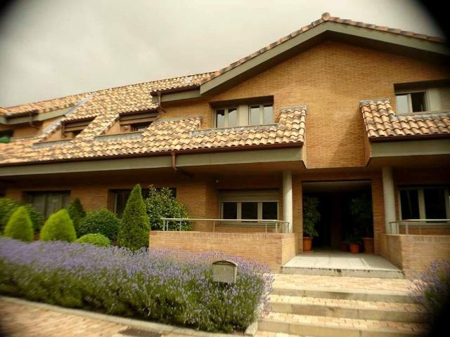 Chalet en alquiler en Prado de Somosaguas, Pozuelo De Alarcón