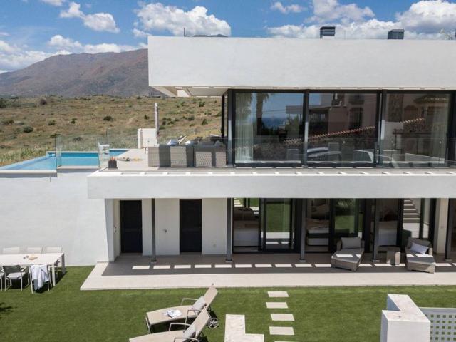 Casa en venta en Barriada Islas Canarias, Costa del Sol Occidental