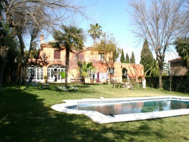Casa en venta en Castilleja De La Cuesta, Andalucía