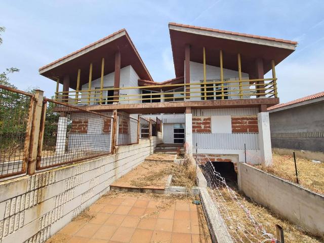 Villa en venta en Talamanca De Jarama