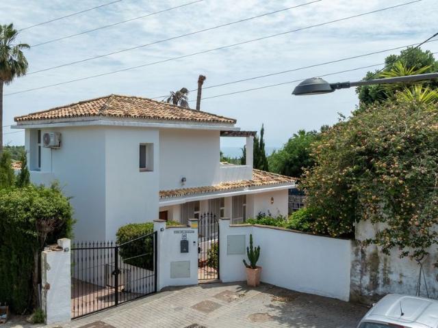 Casa en venta en Barriada Islas Canarias, Costa del Sol Occidental