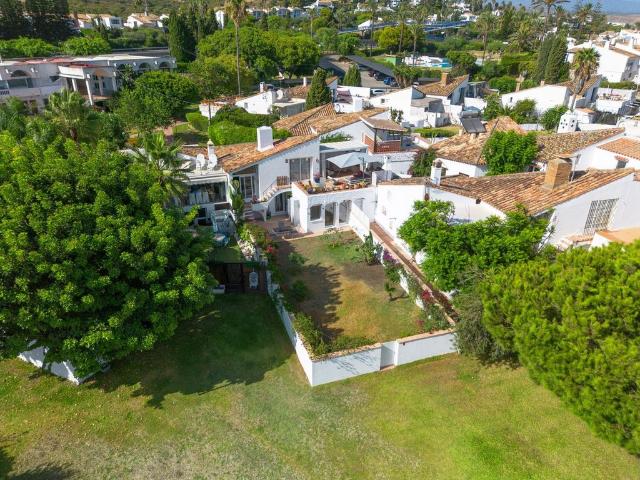 Chalet en venta en Barriada Islas Canarias, Costa del Sol Occidental