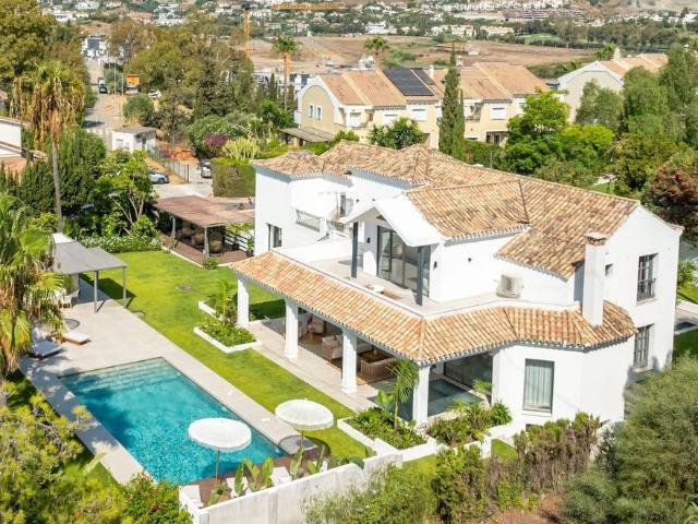 Casa en venta en Barriada Islas Canarias, Costa del Sol Occidental