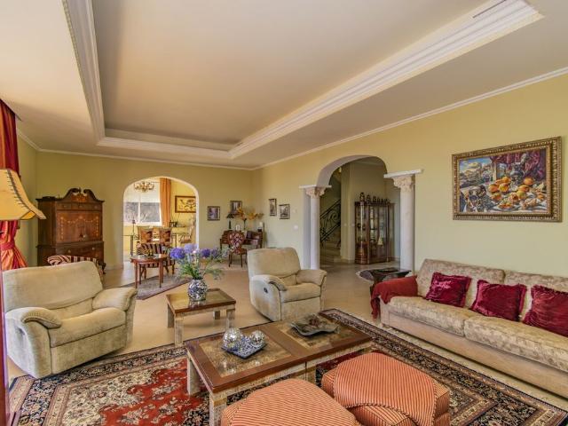 Casa en venta en Barriada Islas Canarias, Costa del Sol Occidental