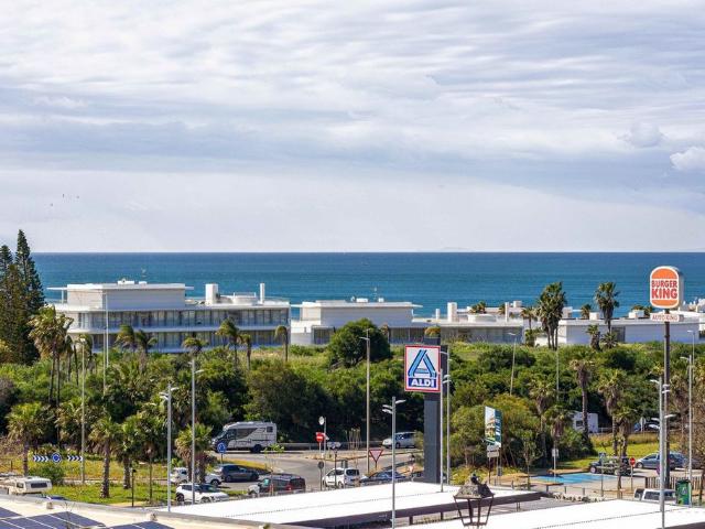 Casa en venta en Barriada Islas Canarias, Costa del Sol Occidental
