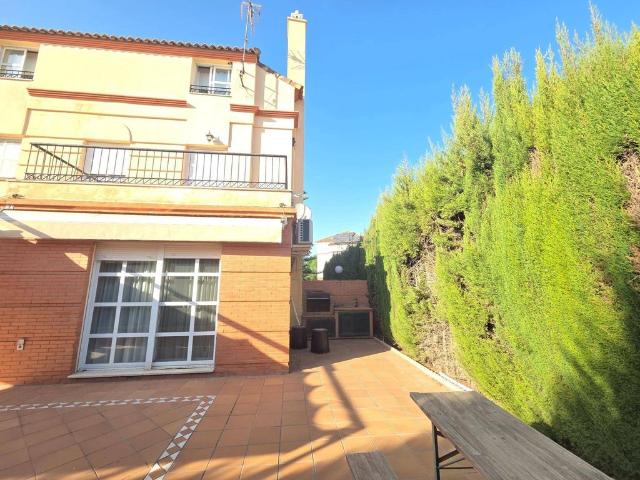 Casa en venta en Gines, Andalucía