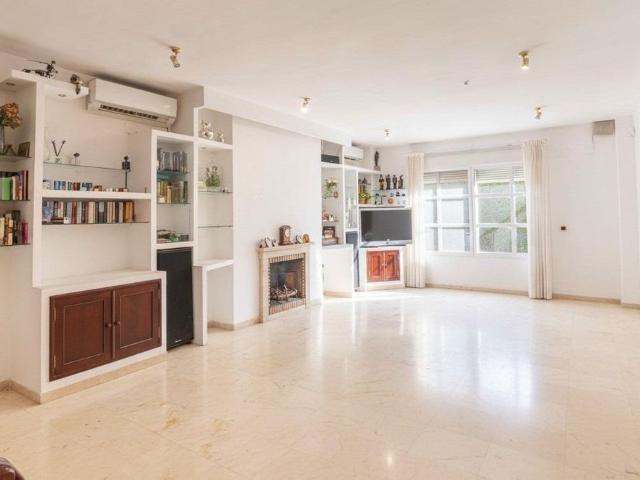 Casa en venta en Santa Rosa, Gines