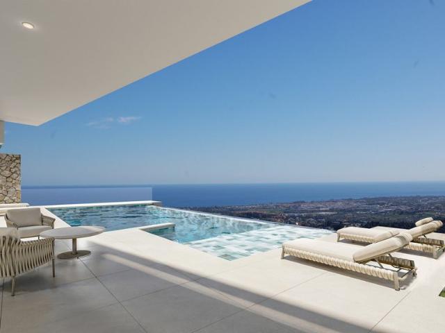 Casa en venta en Nueva Andalucía, Costa del Sol Occidental