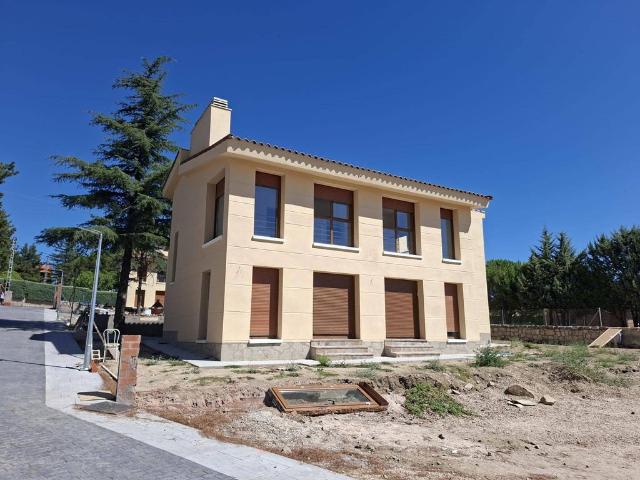 Casa en venta en Lozoyuela-navas-sieteiglesias, Madrid