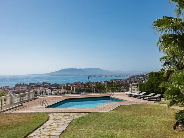 Casa en venta en El Candado, Málaga