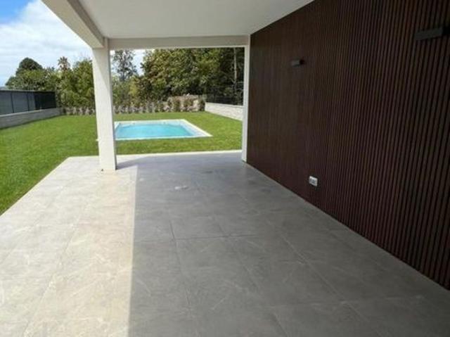 Casa en venta en Oleiros, A Coruña