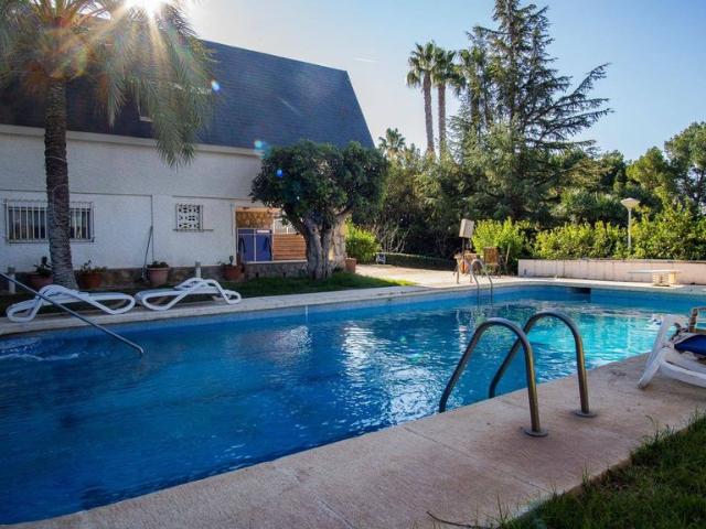 Casa en venta en Urbanització Lloma Badá, el Vinalopó Mitjà / El Vinalopó Medio