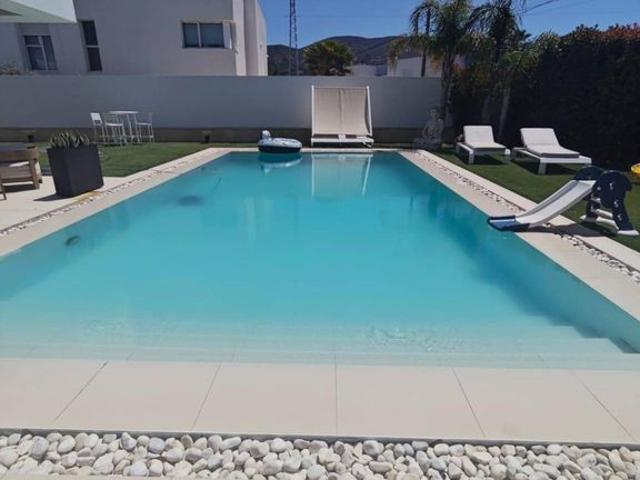 Casa en venta en Urbanització Lloma Badá, el Vinalopó Mitjà / El Vinalopó Medio