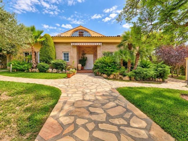 Casa en venta en Urbanización Montecolorado, el Camp de Túria