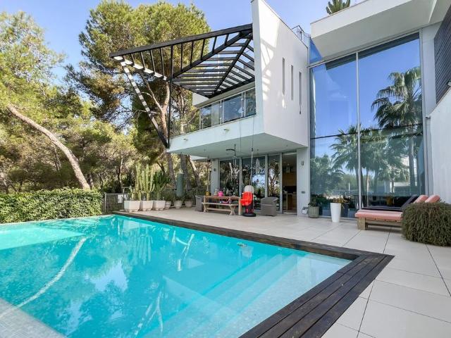 Chalet en venta en La Carolina, Costa del Sol Occidental