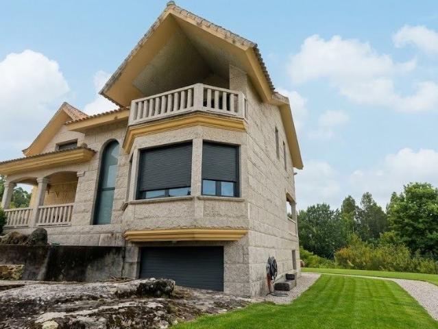 Casa en venta en Bembrive, Vigo