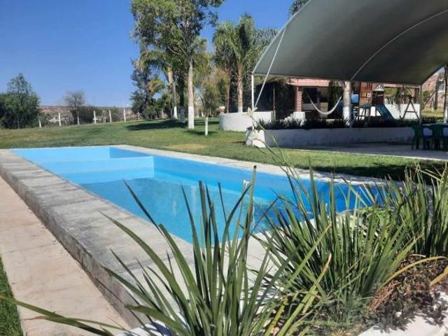 CASA DE CAMPO CON ALBERCA