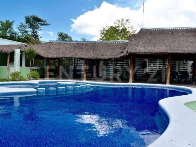 Casa de campo con huerto y piscina en VENTA. Tixkokob, Yucatán. Terreno 1.3 Hct
