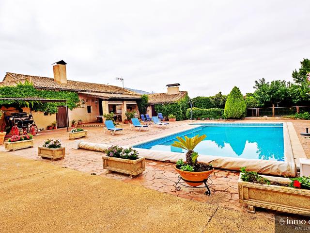 Casa en venta en l'Alt Vinalopó / El Alto Vinalopó, Valencia