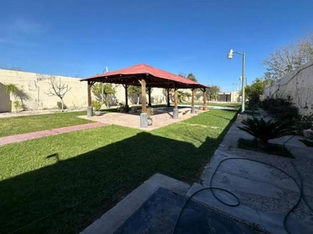 CASA DE CAMPO con Piscina y Cocina Integral en Venta en El Olivo, Matamoros