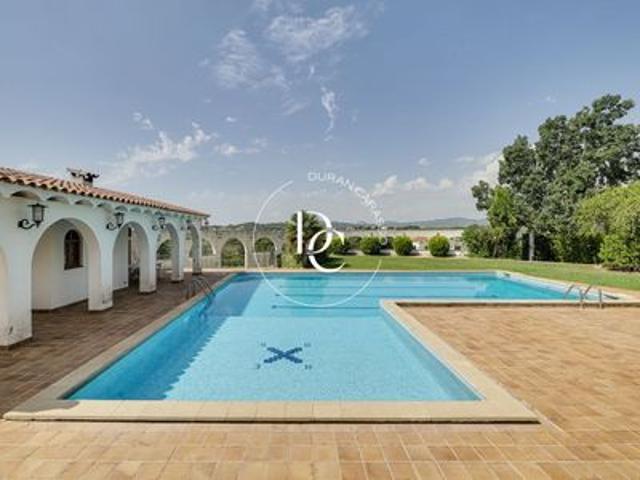 Casa Rural en venta en Rubí