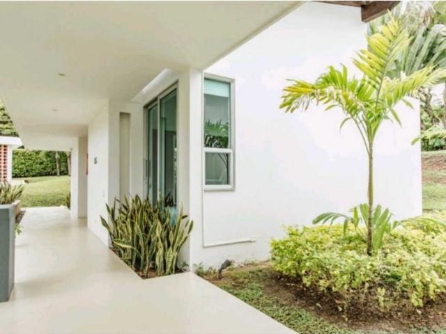 Casa de campo de alto standing de 10 dormitorios en venta San Jerónimo, Colombia