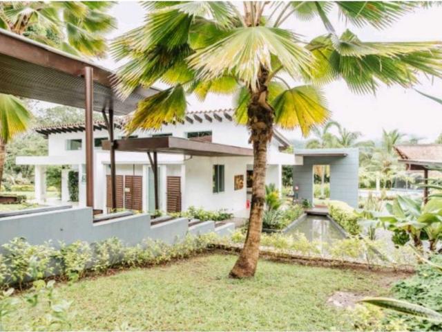 Casa de campo de alto standing de 10 dormitorios en venta San Jerónimo, Colombia