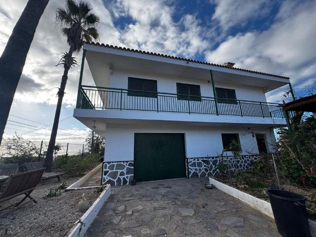 Casa en venta en La Camella, Arona