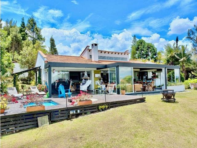 Casa de campo de alto standing de 2 dormitorios en venta Guarne, Departamento de Antioquia