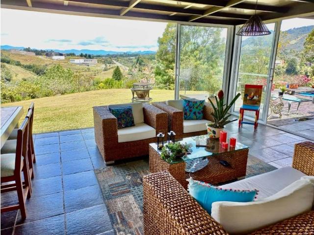 Casa de campo de alto standing de 2 dormitorios en venta Guarne, Departamento de Antioquia