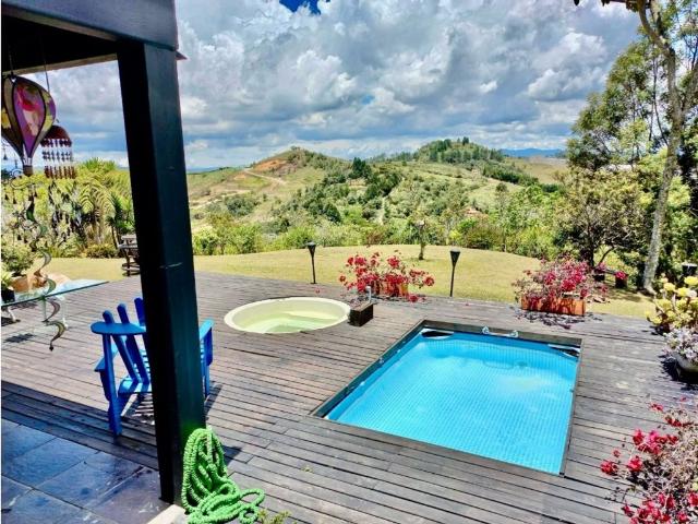 Casa de campo de alto standing de 2 dormitorios en venta Guarne, Departamento de Antioquia