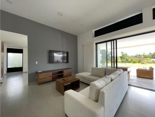 Casa de campo de alto standing de 2 dormitorios en venta Pereira, Colombia