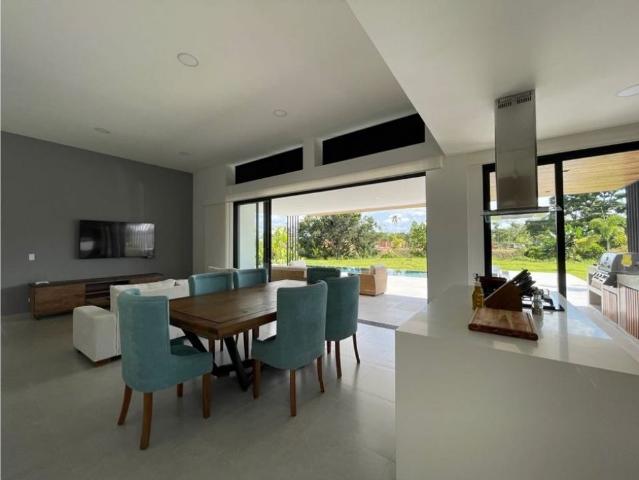 Casa de campo de alto standing de 2 dormitorios en venta Pereira, Colombia
