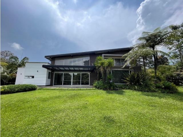 Casa de campo de alto standing de 3 dormitorios en alquiler Carmen de Viboral, Departamento de Antioquia