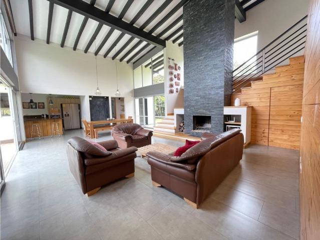 Casa de campo de alto standing de 3 dormitorios en alquiler Carmen de Viboral, Departamento de Antioquia