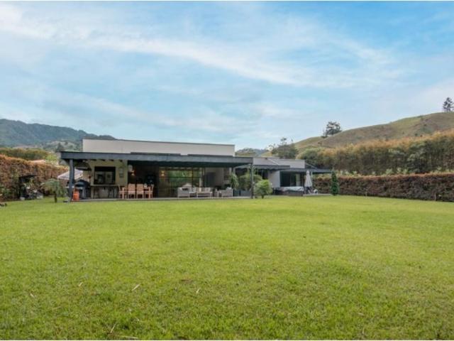 Casa de campo de alto standing de 3 dormitorios en alquiler Retiro, Colombia