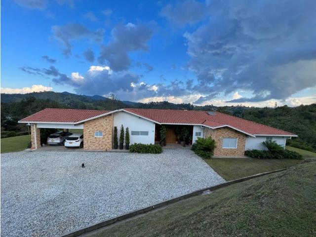 Casa Campestre en arriendo en Antioquia, El Retiro