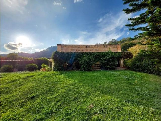 Casa de campo de alto standing de 3 dormitorios en venta Barbosa, Colombia