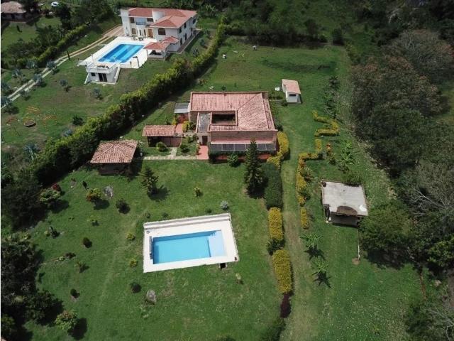 Casa de campo de alto standing de 3 dormitorios en venta Barbosa, Colombia