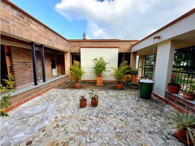 Casa de campo de alto standing de 3 dormitorios en venta Barbosa, Colombia